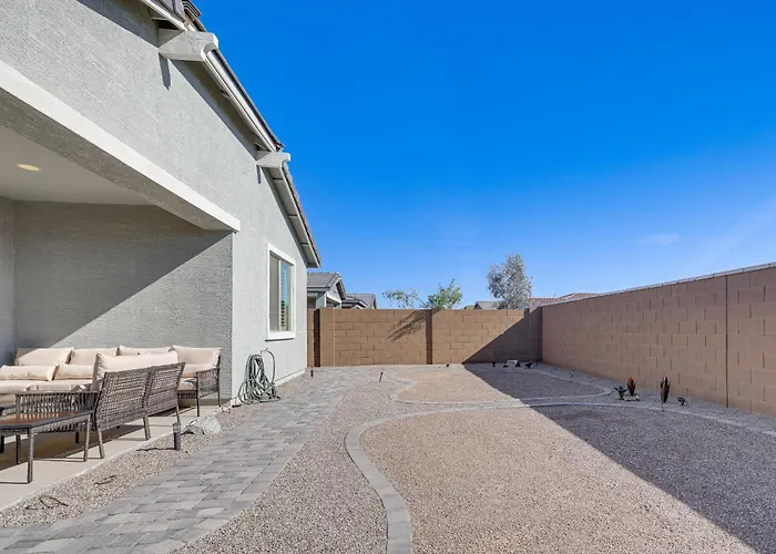 Serene Outdoor Space: Group Getaway In Maricopa! Holiday home *