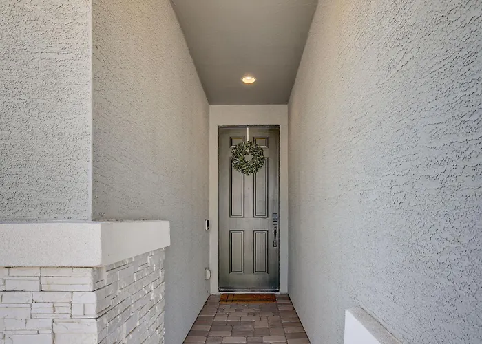 Holiday home Serene Outdoor Space: Group Getaway In Maricopa!